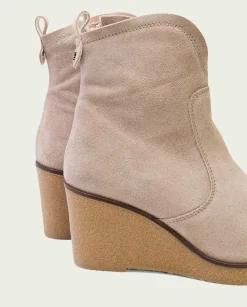 Botines De Cuña Arena Con Cremallera Mabel