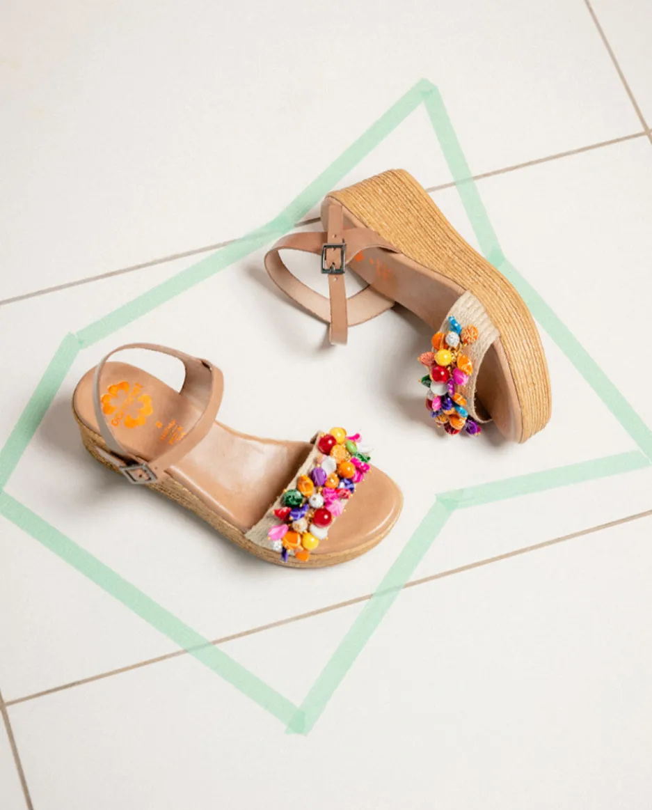 Sandalia Cuña Con Abalorios Taupe Colores Irati